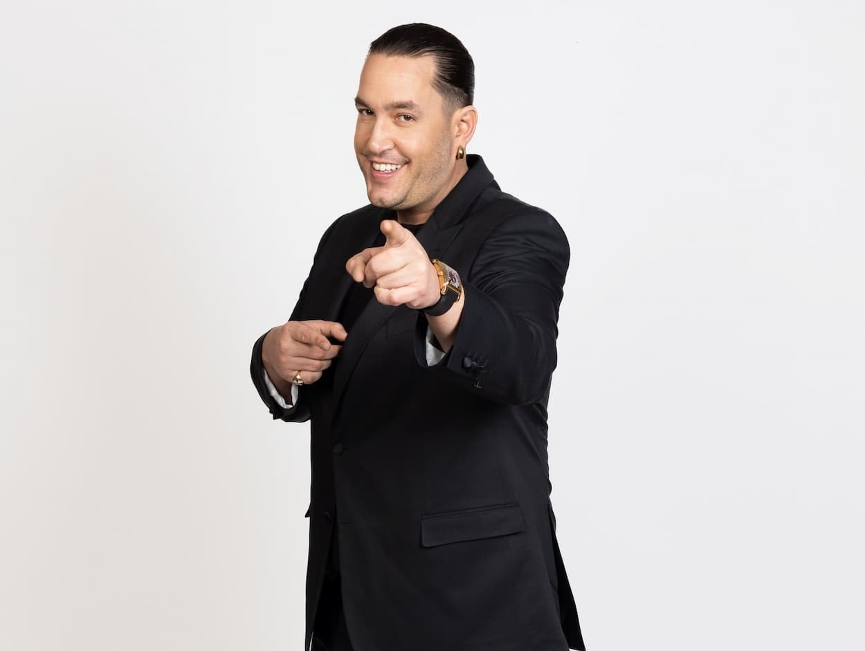 dj Βαγγέλης Δελεάσης ποιος ειναι! Το ταπεινό βιογραφικό η μικρή ηλικία το θεωρητικό ύψος