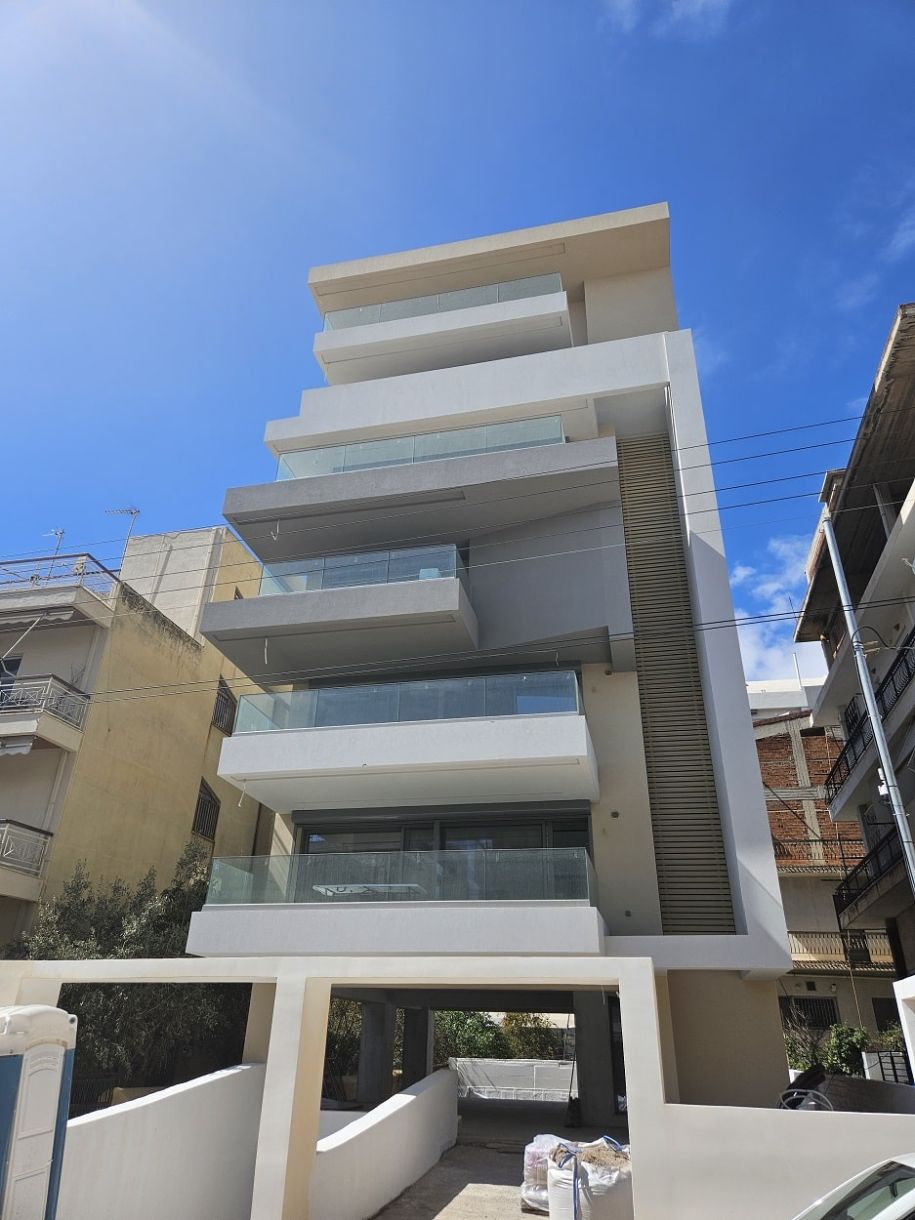 Πολυκατοικίες καινούργιες στην άνω Γλυφάδα