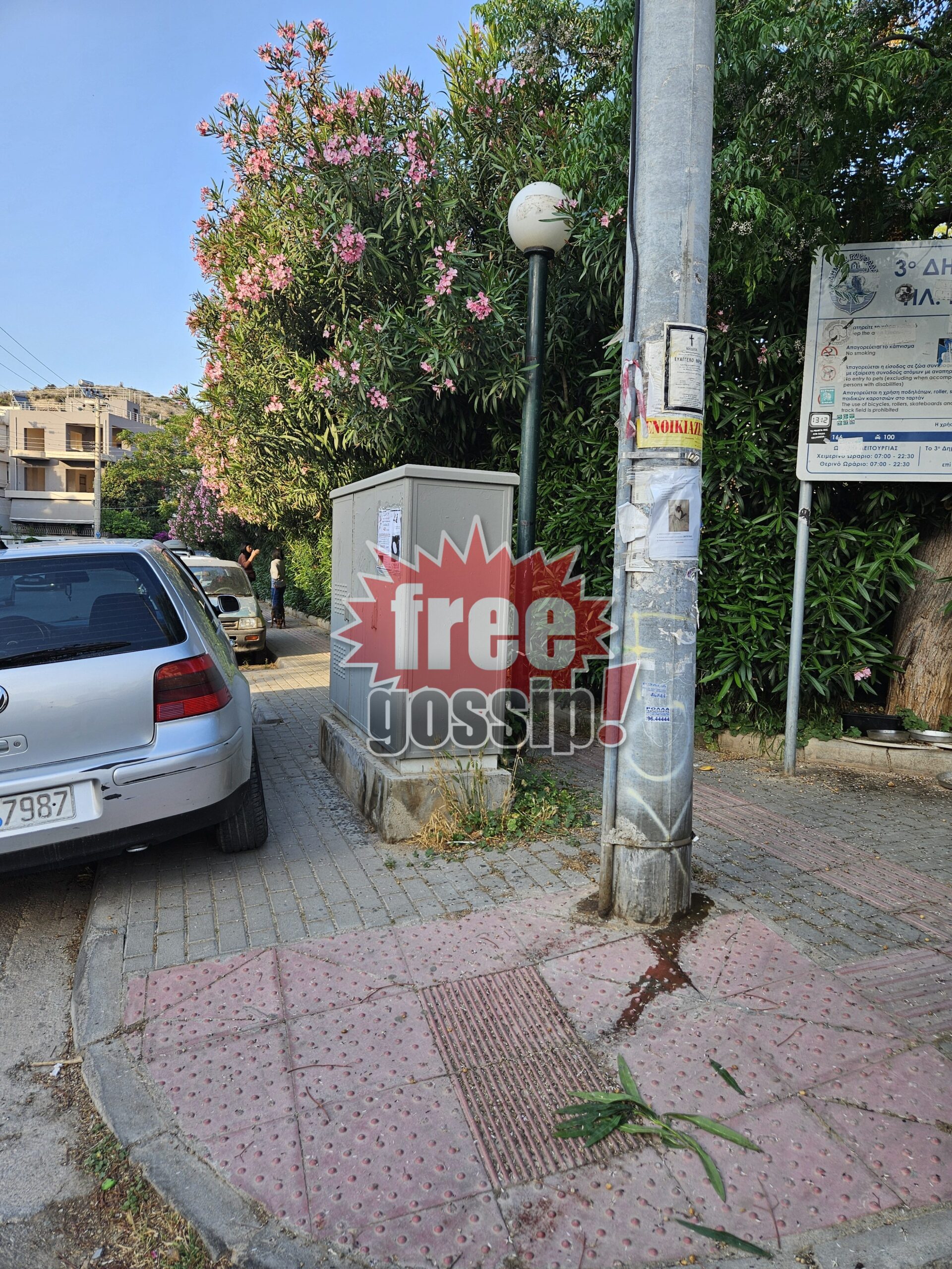 Άνω Γλυφάδα Η απίστευτη ράμπα πεζοδρομίου που σε στέλνει συστημένο στην κολόνα της ΔΕΗ