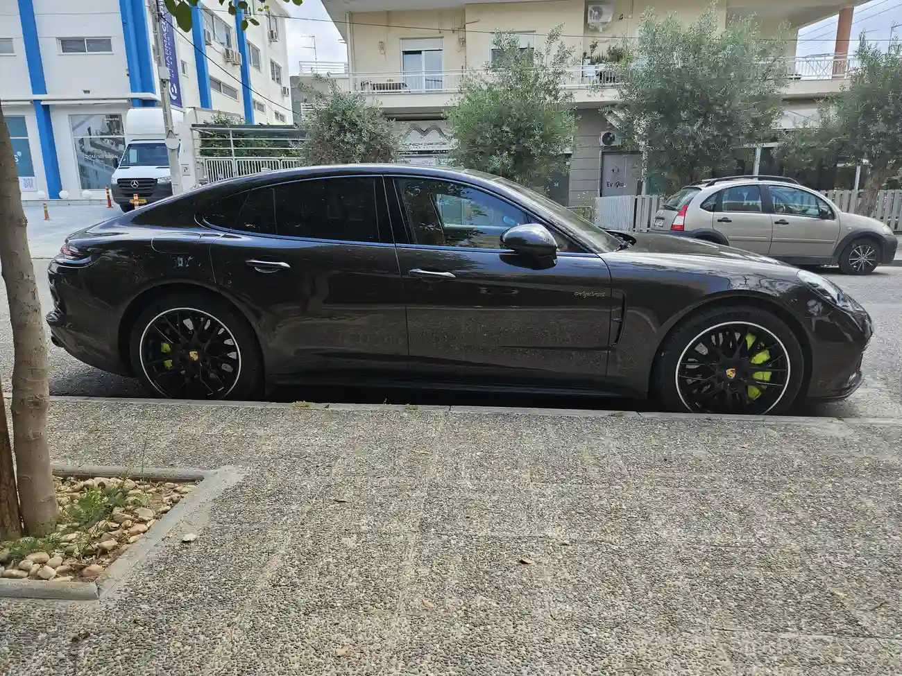 Porsche Panamera Στη Γλυφάδα: Το Απόλυτο Flex Των Νοτίων Προαστίων!