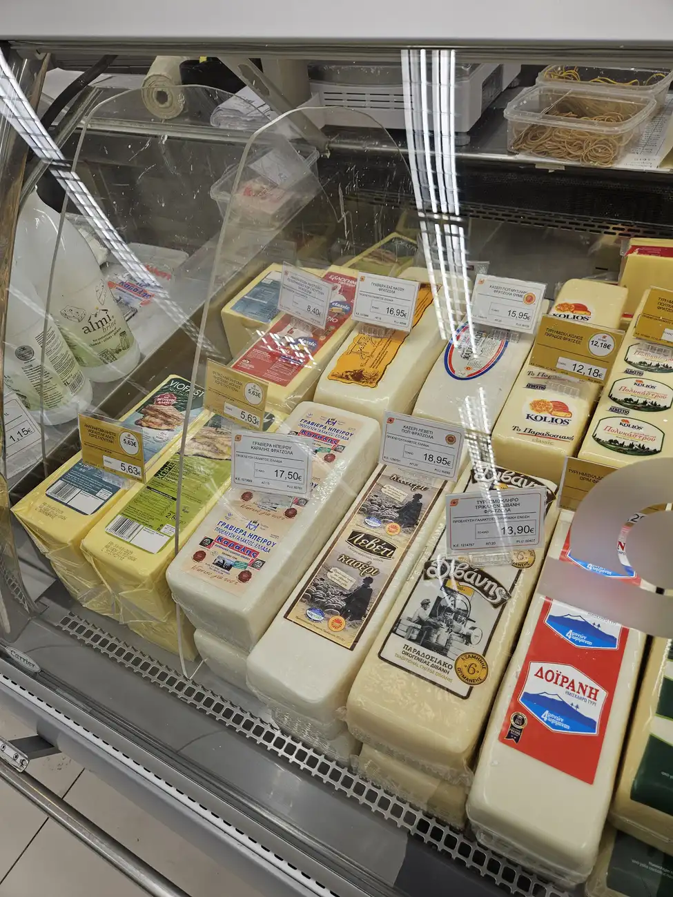 Σούπερ Μάρκετ Γλυφάδα Προσφορές: Crash Test στα Τυριά για να Γλιτώσεις Λεφτά